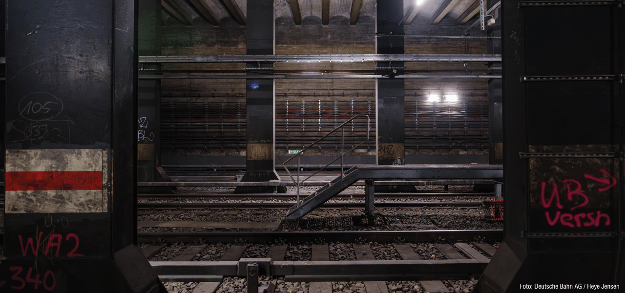 Nachts im S-Bahn-Tunnel beim Tag der Schiene 2025